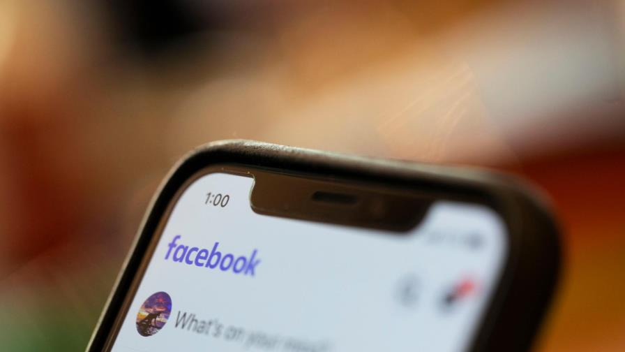 Zuckerberg defiende a Facebook y culpa a Trump del asalto al Capitolio