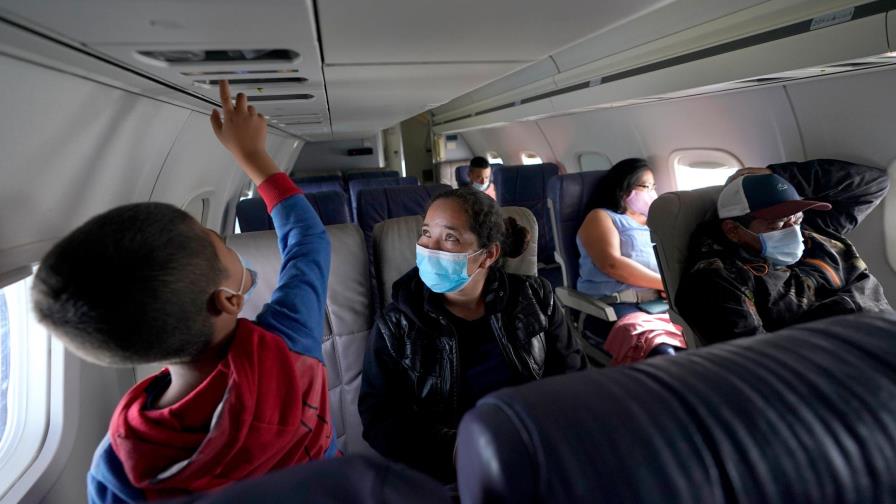 EEUU abre instalación en base militar en Texas para recibir a niños migrantes EEUU abre instalación en base militar en Texas para recibir a niños migrantes
