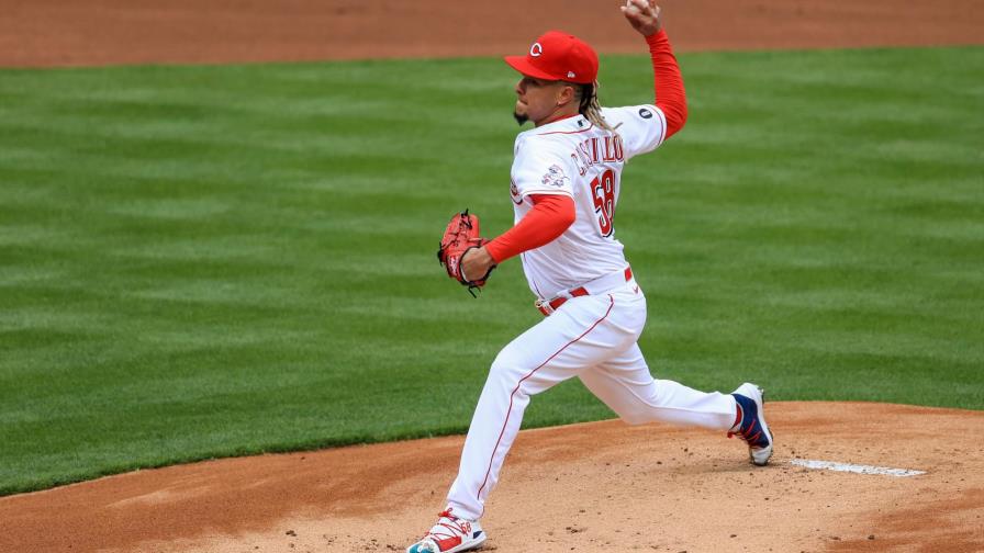 El frío y la nieve afectaron a Luis Castillo en su Día Inaugural