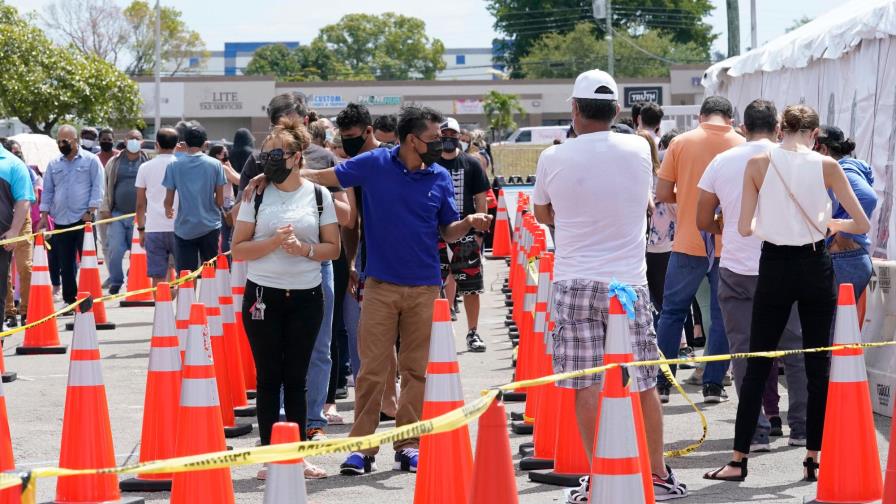 Suben casos de COVID-19 en Florida, el que más tiene en EEUU variante británica