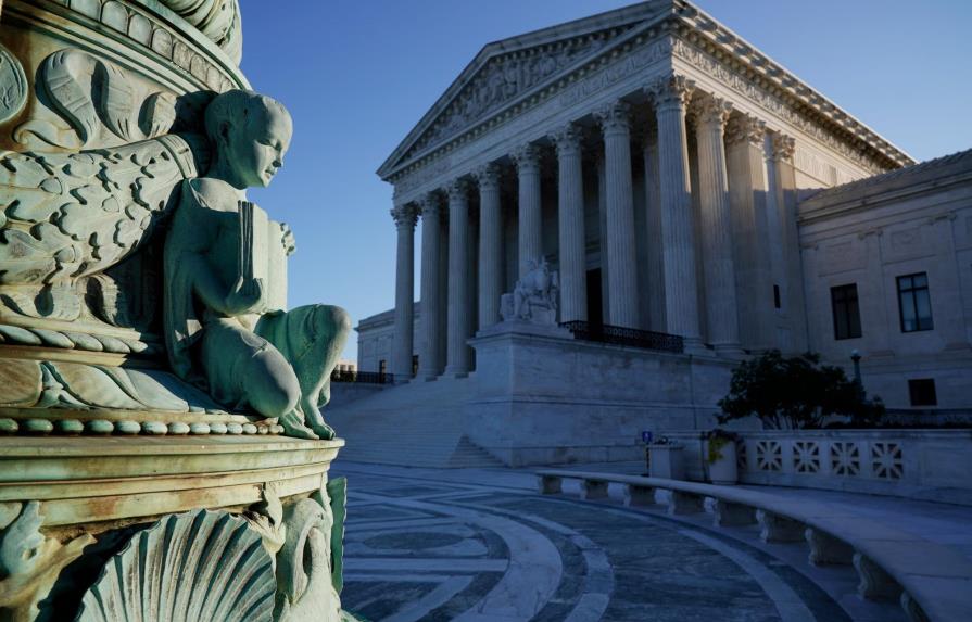 Biden establece una comisión para reformar la Corte Suprema de EEUU