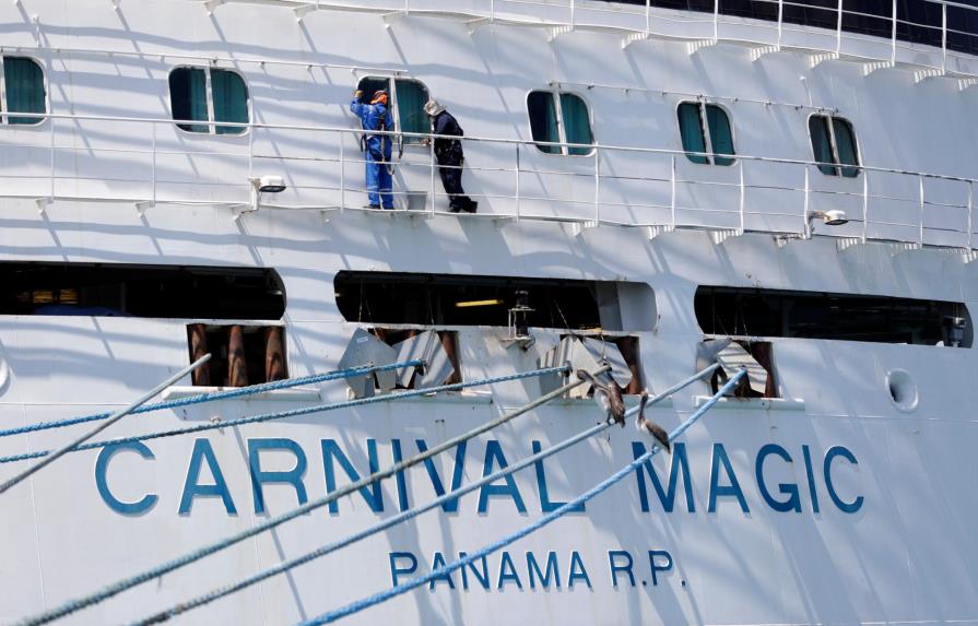Carnival pide solución viable para cruceros en EEUU y evitar mudarse fuera