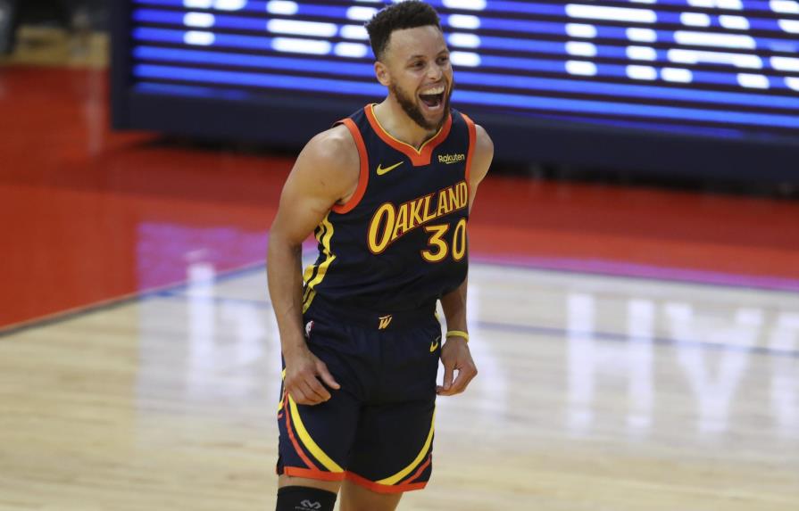 Warriors ganan con 38 puntos de Stephen Curry