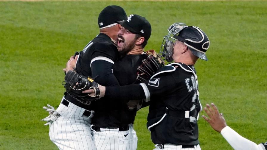 Carlos Rodón perdió el juego perfecto con dos outs en el noveno, pero logró el no hit Carlos Rodón perdió el juego perfecto con dos outs en el noveno, pero logró el no hit