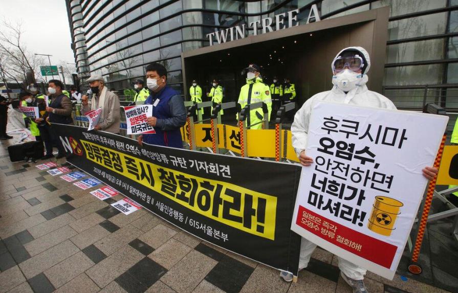 El vertido de Fukushima calienta las relaciones de Tokio con Pekín y Seúl