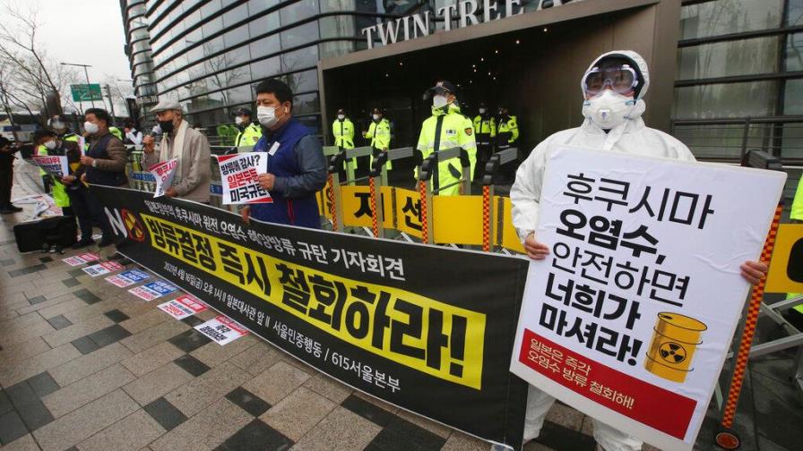 El vertido de Fukushima calienta las relaciones de Tokio con Pekín y Seúl