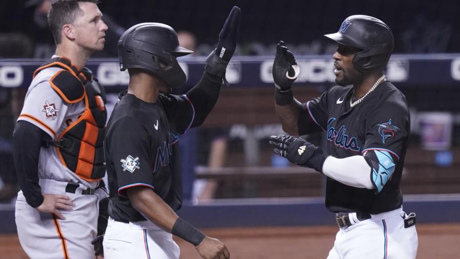 Marte batea jonrón de tres carreras y Marlins vencen a Gigantes