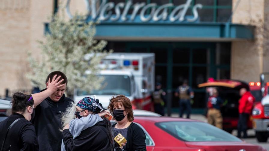 Tiroteo en centro comercial de Nebraska deja un muerto