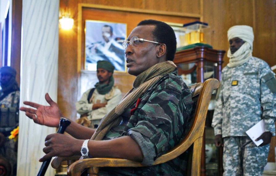 Presidente de Chad muere tras resultar herido en el frente de batalla contra grupos rebeldes
