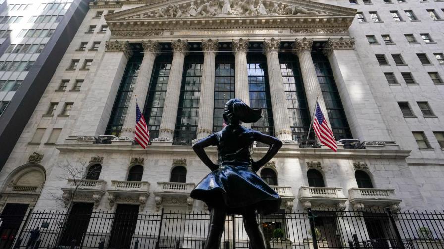 Wall Street abre en alza una semana rica en resultados corporativos
