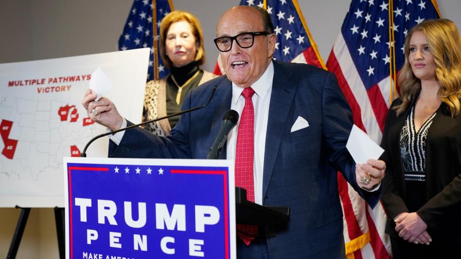 Policía allana casa y oficina de Rudy Giuliani, abogado de Donald Trump Policía allana casa y oficina de Rudy Giuliani, abogado de Donald Trump