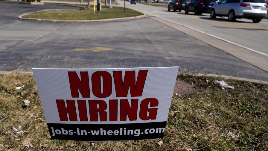 Los solicitudes semanales de subsidio por desempleo bajan a 473.000 en EEUU