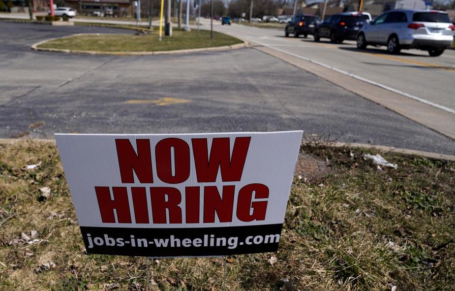 La tasa de desempleo en EEUU sube una décima en abril, al 6,1 %