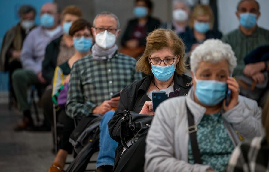 Fundadores de BioNTech esperan que la pandemia dure hasta mediados de 2022