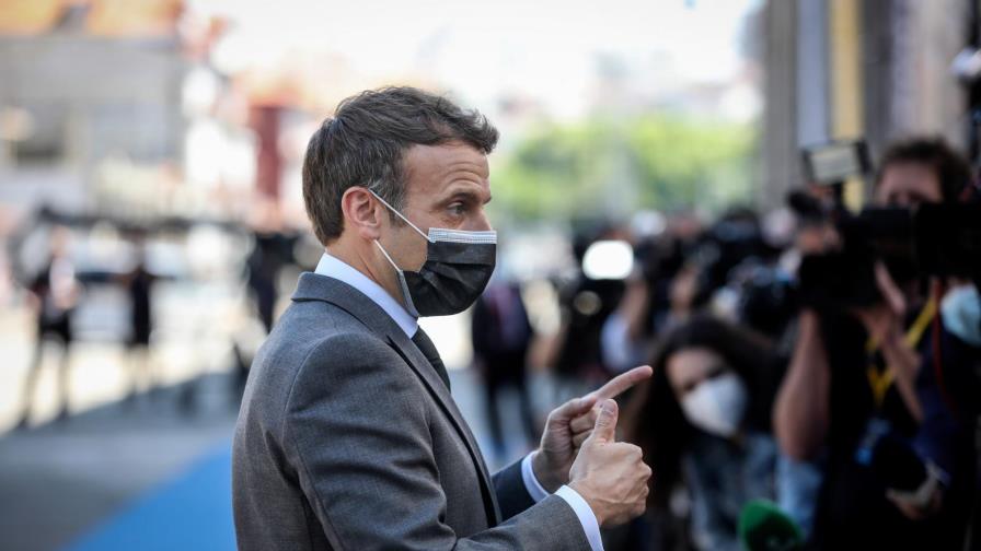 Macron insta a EEUU y Reino Unido a no bloquear exportación de vacunas