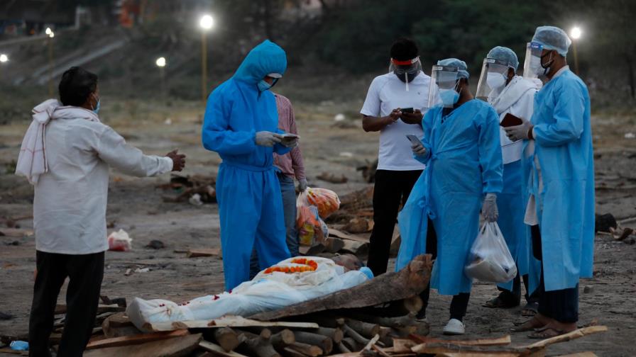 Críticas a la gestión mundial de la pandemia, que deja más de 250,000 muertos en India Críticas a la gestión mundial de la pandemia, que deja más de 250,000 muertos en India