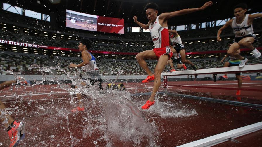 Las dos caras de Tokio, dentro y fuera del Estadio Nacional