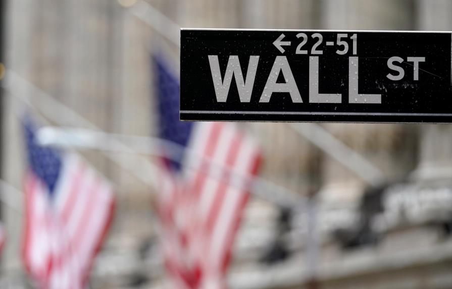 ?Wall Street termina en rojo, el Nasdaq cae 2,6%
