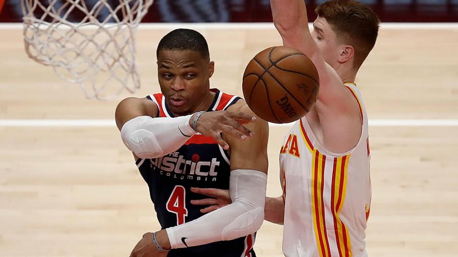 Russell Westbrook bate el récord histórico de triple dobles de la NBA