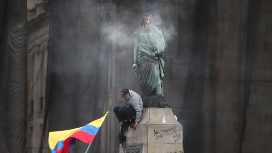 Colombianos reclaman cese de violencia policial