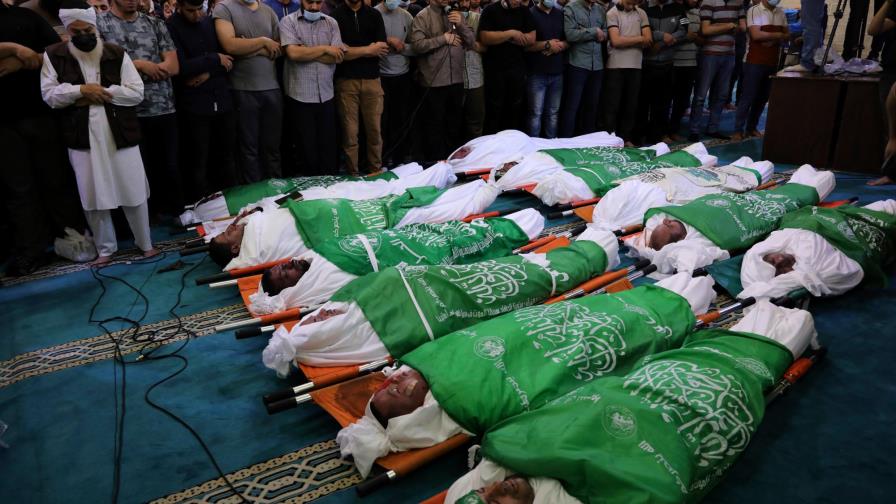 Israel castiga a Gaza mientras el conflicto se recrudece y detiene operación terrestre