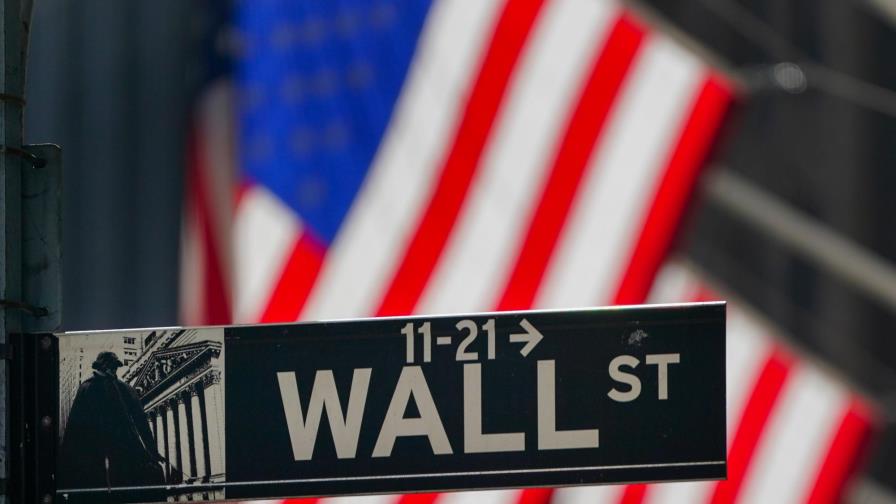 Wall Street termina con ligera baja