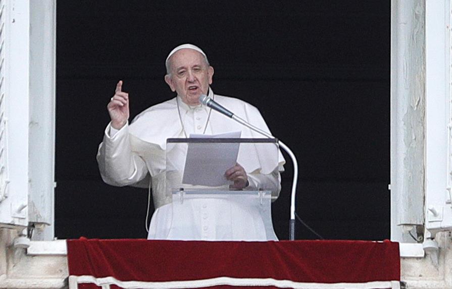 El papa insta a consagrados a vivir la realidad y evitar ideologías