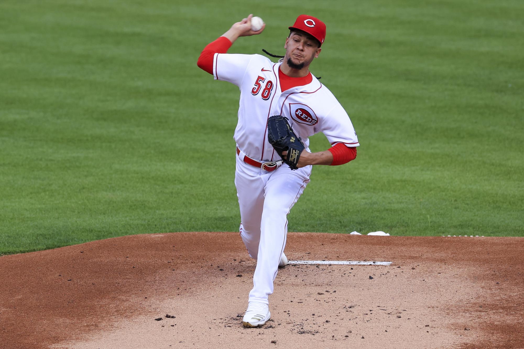 Luis Castillo es el lanzador que los Rojos de Cincinnati anuncian para el partido de hoy en la jornada de la MLB. (AP/Aaron Doster)