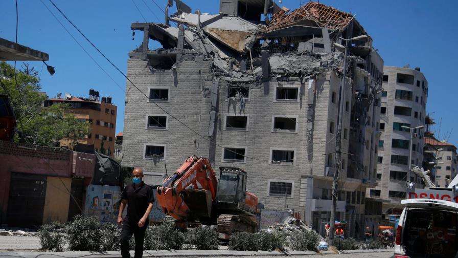 Ataques israelíes matan a 6, derriban casa familiar en Gaza Ataques israelíes matan a 6, derriban casa familiar en Gaza