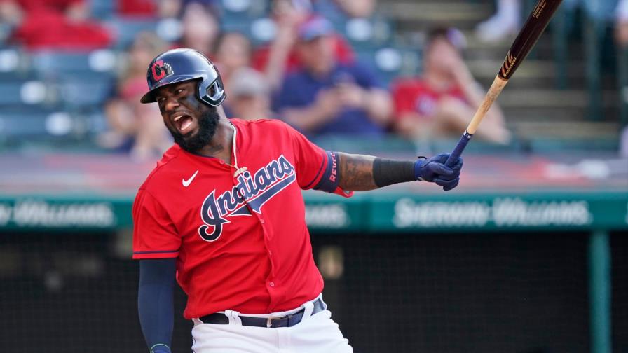 Franmil Reyes colocado en lista de lesionados