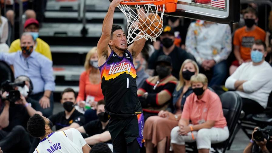 Los Suns propinan revés a los Lakers de LeBron 