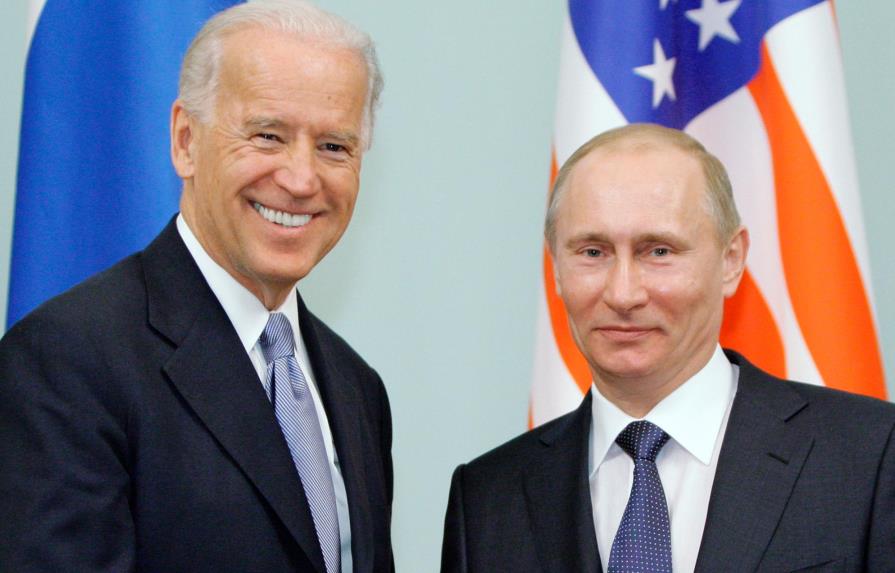 Las cumbres entre EE.UU. y Rusia, de la confrontación al humor absurdo