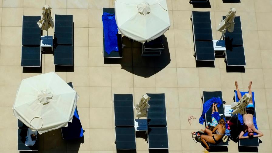 Países reabren a los viajes con la remisión de la pandemia