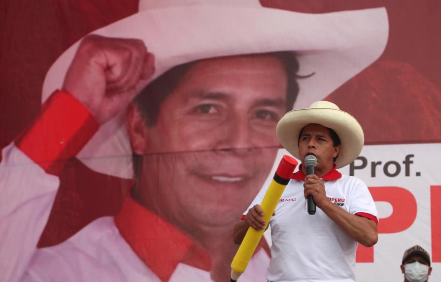 Castillo se da por vencedor en Perú y recibe saludo de Evo Morales