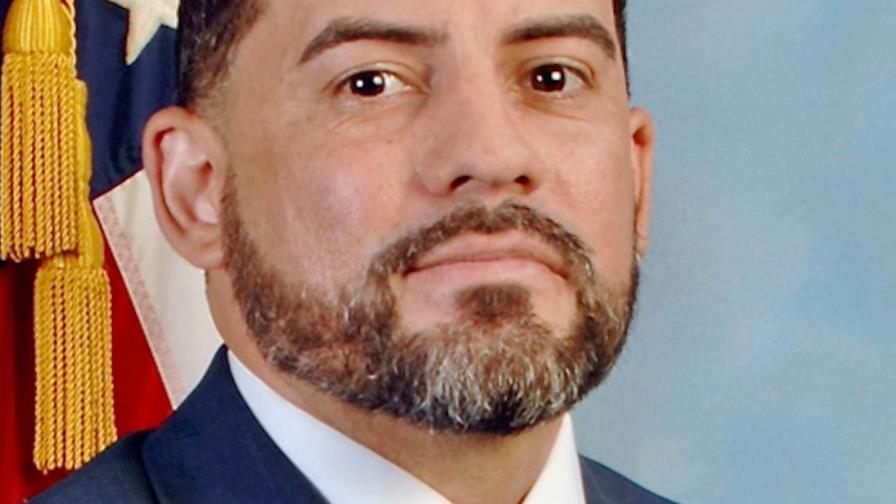 Acusan a agente de FBI de intento de asesinato tras herir a pasajero de metro Acusan a agente de FBI de intento de asesinato tras herir a pasajero de metro