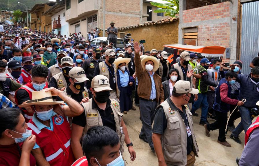 OEA descarta “graves irregularidades” en elección de Perú, que sigue sin ganador