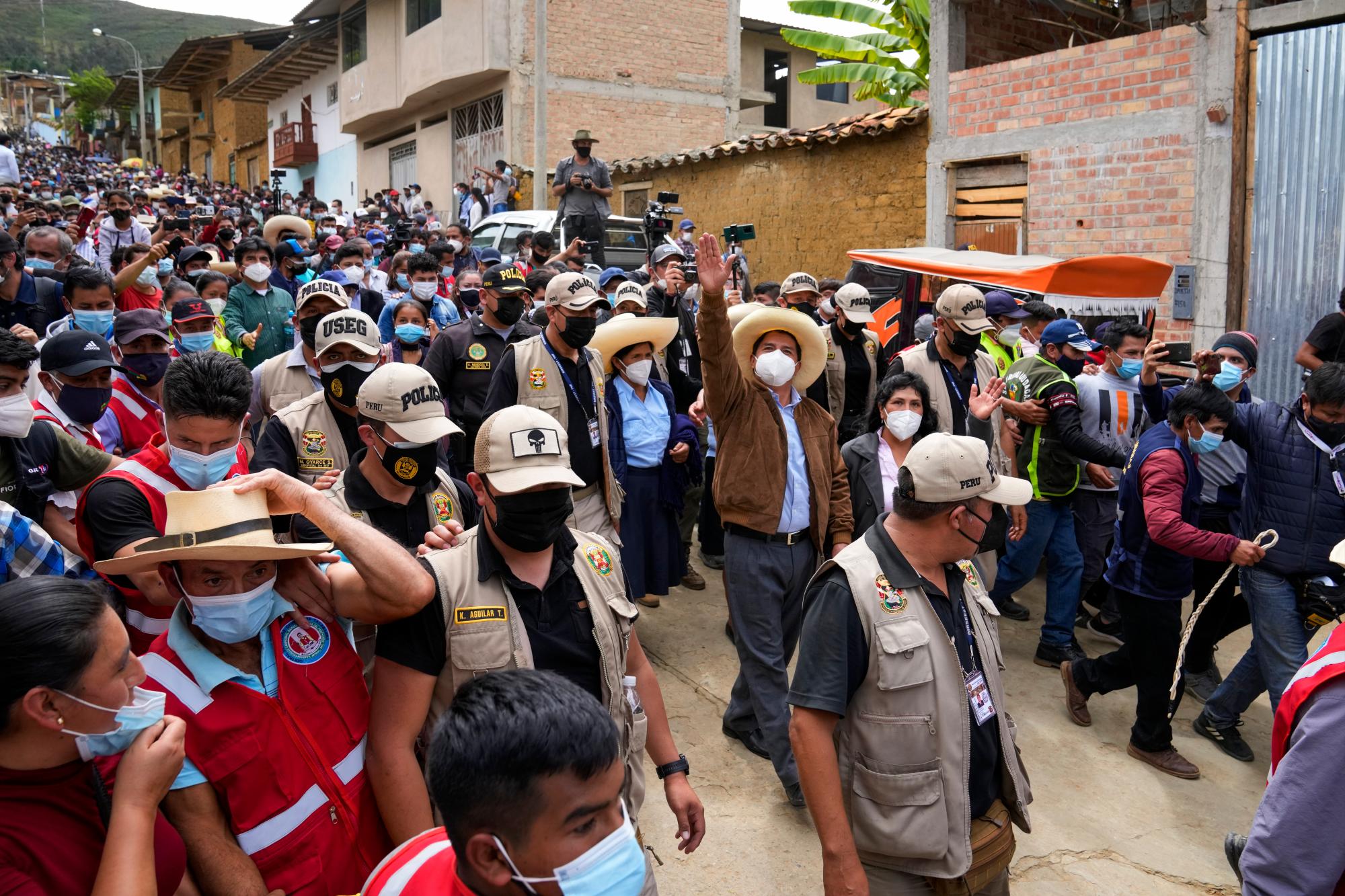 OEA descarta “graves irregularidades” en elección de Perú, que sigue sin ganador OEA descarta “graves irregularidades” en elección de Perú, que sigue sin ganador