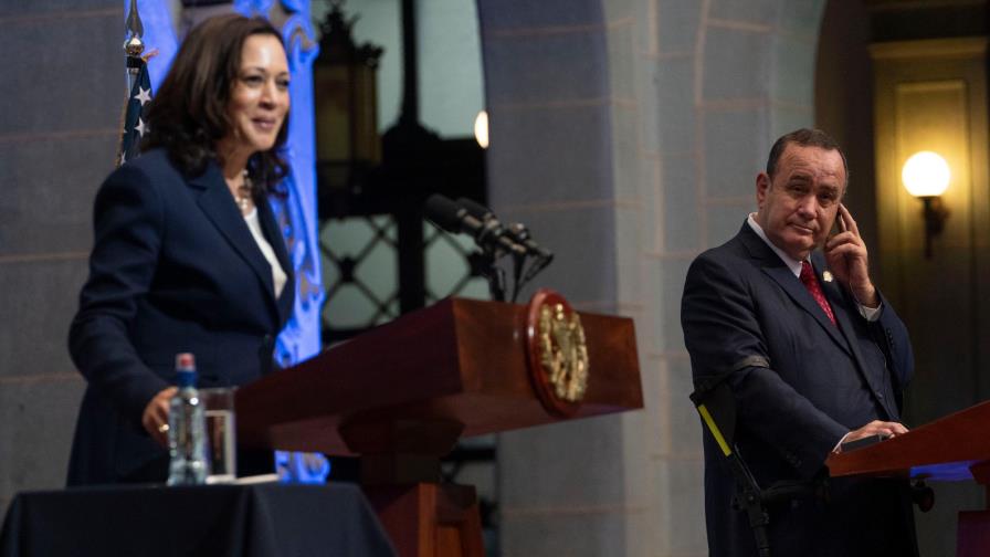 Harris pidió a México y Guatemala que dejen trabajar a las ONG y la prensa
