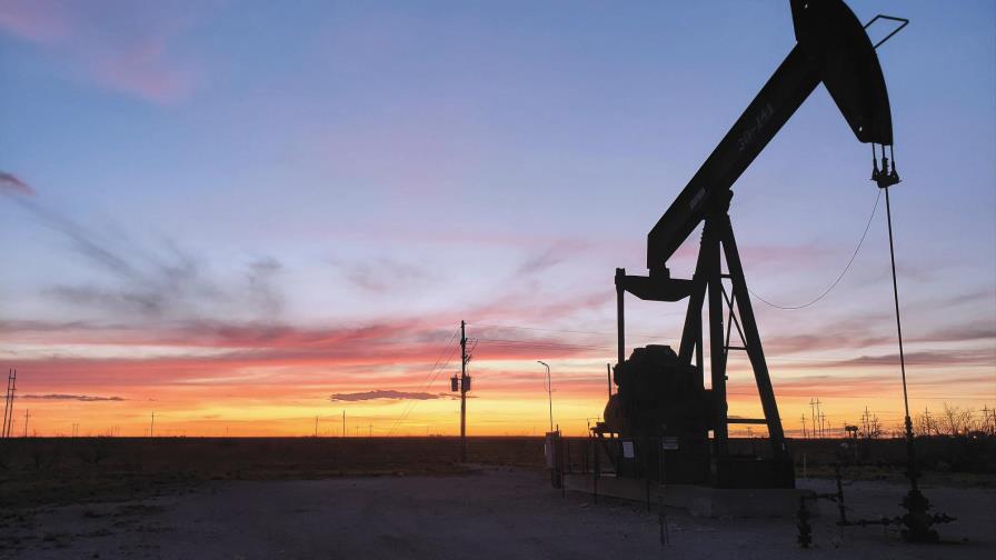 El petróleo de Texas cierra con una subida del 2,8 %, hasta 73,66 dólares