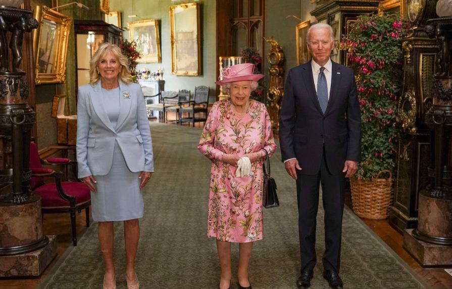 Isabel II recibe a los Biden en el castillo de Windsor