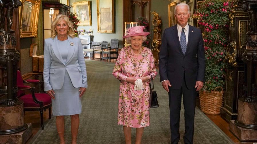 Isabel II recibe a los Biden en el castillo de Windsor