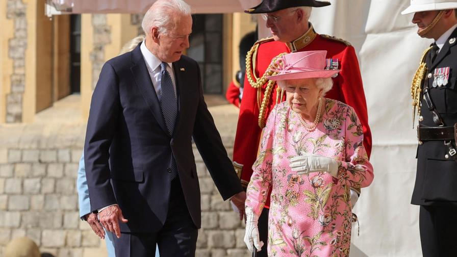 Biden invita a la Casa Blanca a la reina Isabel: “Me ha recordado a mi madre”