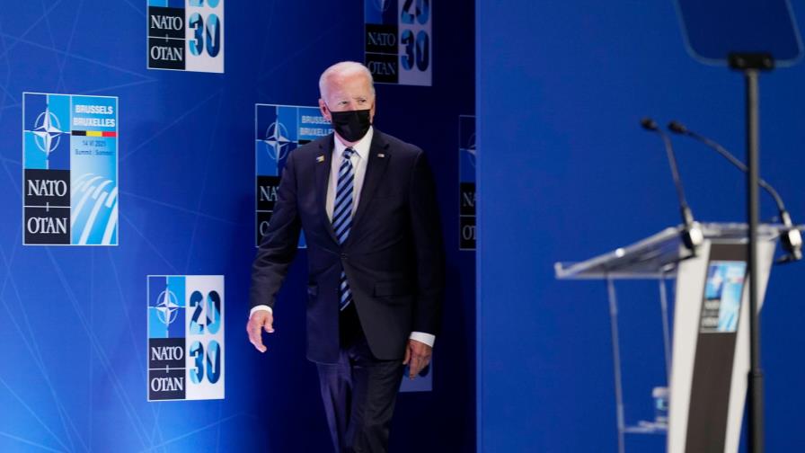 Biden: líderes con quienes hablé en la OTAN me agradecen que charle con Putin