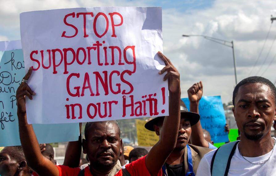 Al menos 10,000 desplazados en dos semanas por violencia en Puerto Príncipe