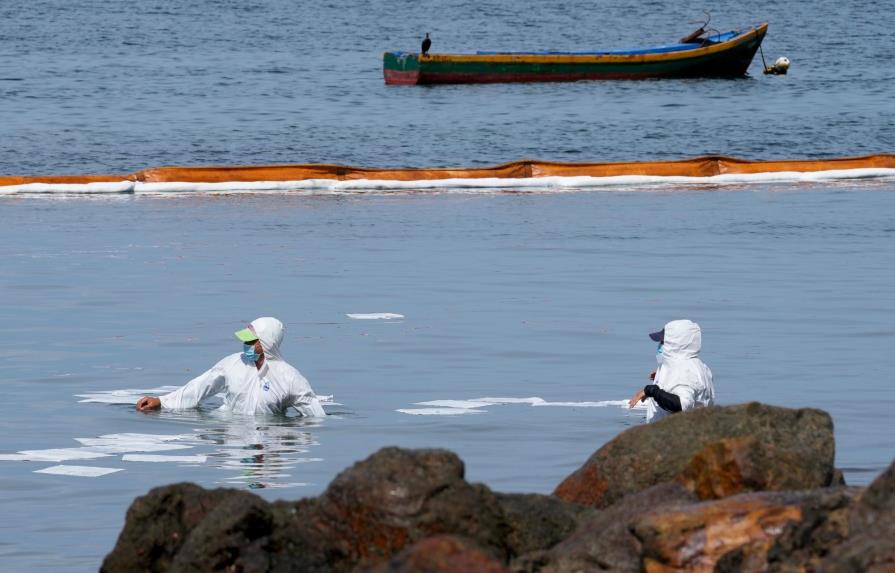 Sigue descontaminación en isla cercana al canal de Panamá