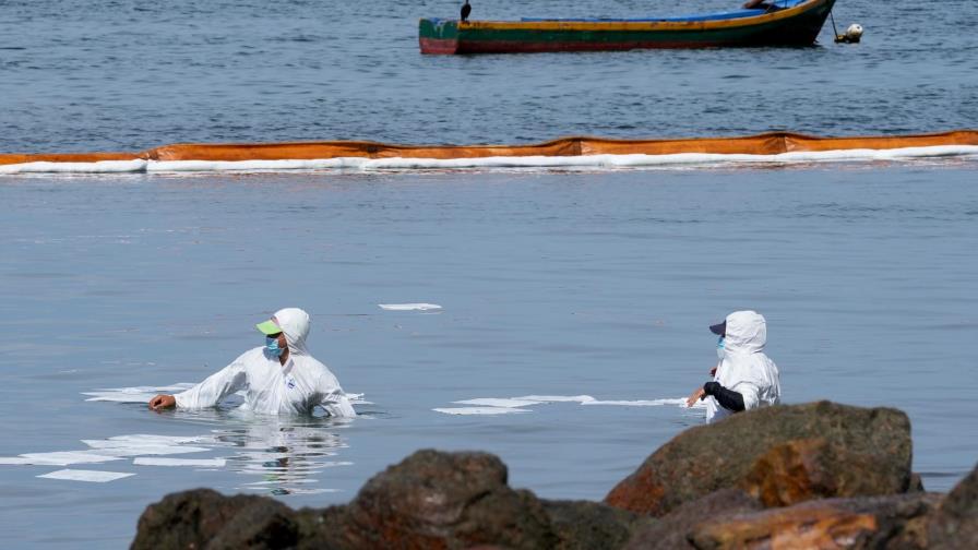 Sigue descontaminación en isla cercana al canal de Panamá