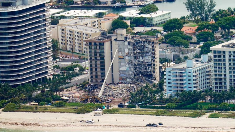 Rescatistas israelíes llegan a EEUU para colaborar en derrumbe de edificio en Florida Rescatistas israelíes llegan a EEUU para colaborar en derrumbe de edificio en Florida