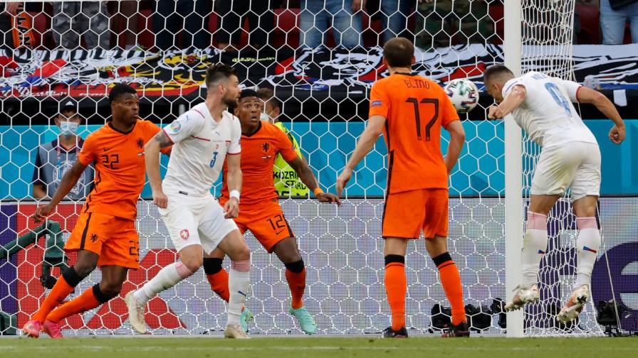 Checos emboscan 2-0 a Holanda y avanzan a cuartos Checos emboscan 2-0 a Holanda y avanzan a cuartos