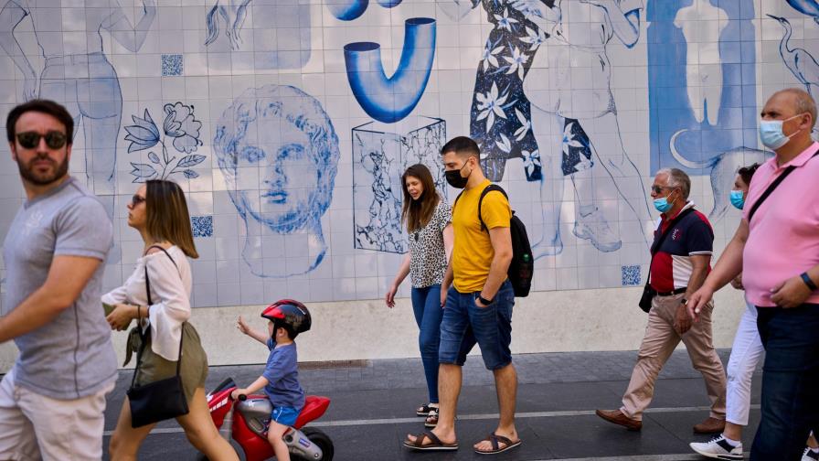 España sufre un alto contagio entre jóvenes en pleno comienzo de vacaciones