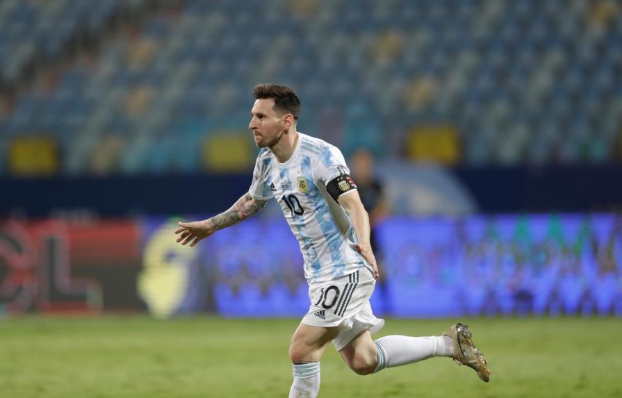 Messi va por Colombia, que se aferra a Ospina